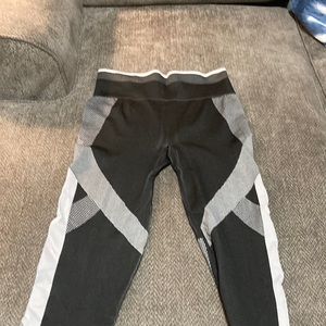 Victoria’s Secret pink cool and comfy thermal like leggins